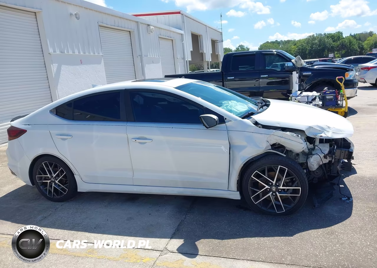 2019 Hyundai Elantra Sport VIN:KMHD04LB1KU832394 - 14