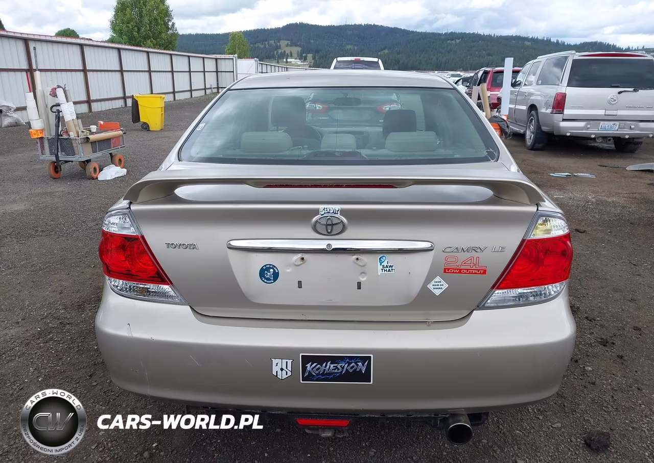 2005 Toyota Camry Le VIN:4T1BE30K35U583592 - 17