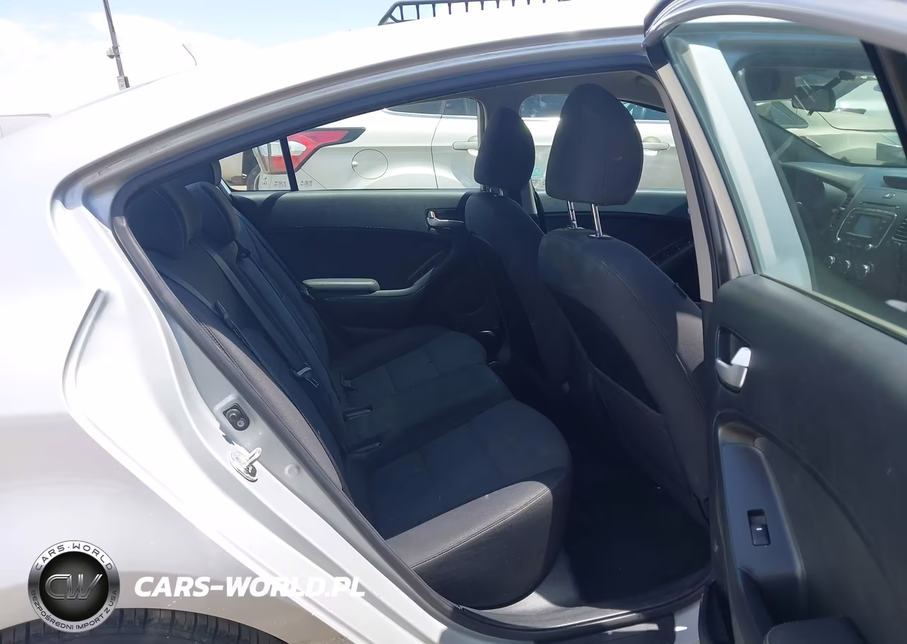 2018 Kia Forte Lx VIN:3KPFL4A7XJE169939 - 8