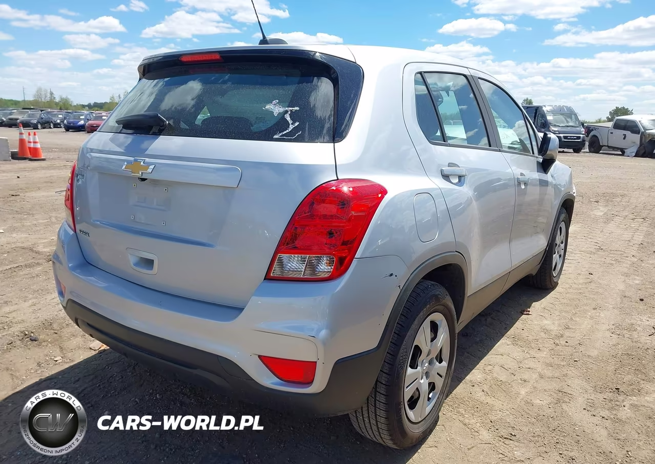 2019 Chevrolet Trax Ls VIN:3GNCJKSB6KL138224 - 4