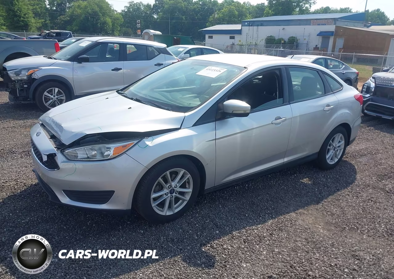 2017 Ford Focus Se VIN:1FADP3F24HL335544 - 2