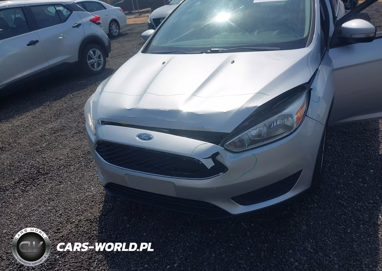 2017 Ford Focus Se VIN:1FADP3F24HL335544 - 6
