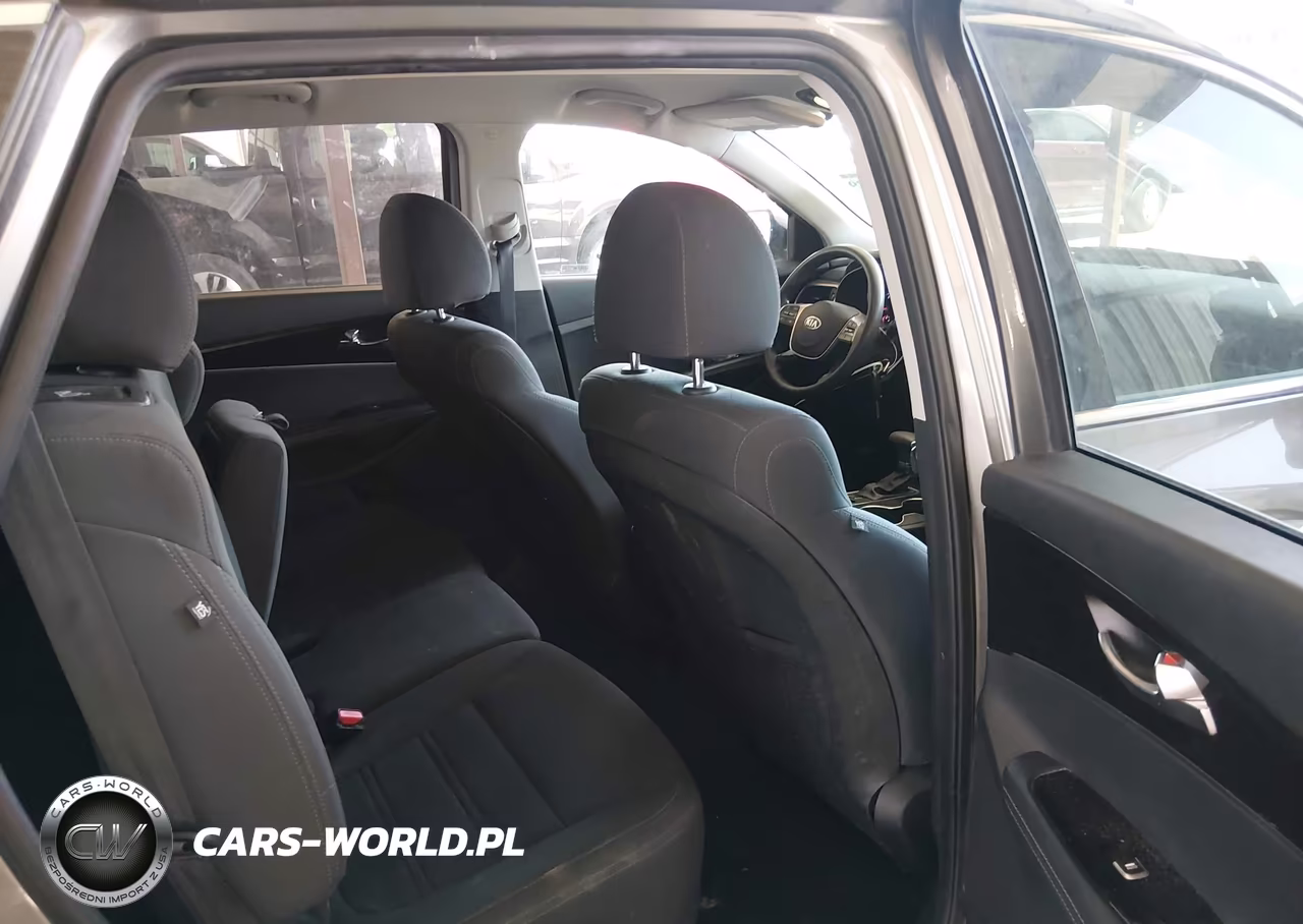 2019 Kia Sorento 3.3L Lx VIN:5XYPGDA54KG480858 - 8