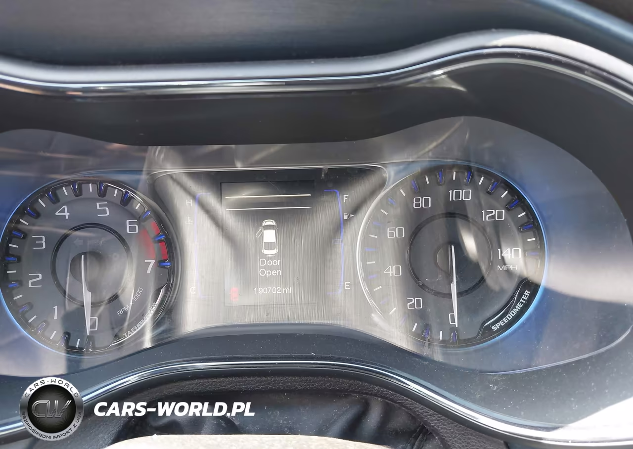 2015 Chrysler 200 S VIN:1C3CCCBB3FN625934 - 7