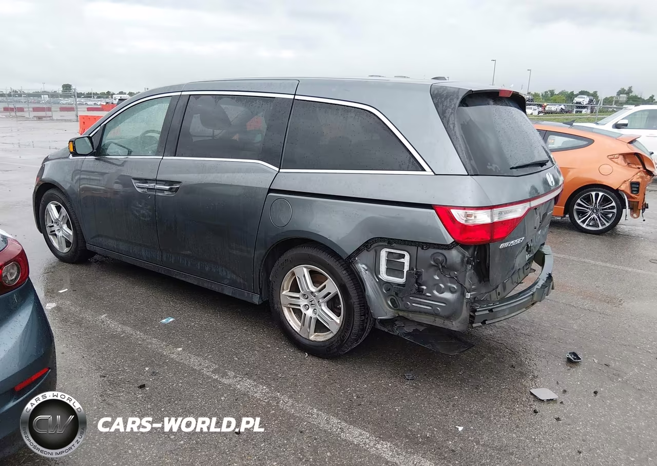 2011 Honda Odyssey Touring-Touring Elite VIN:5FNRL5H93BB038065 - 3