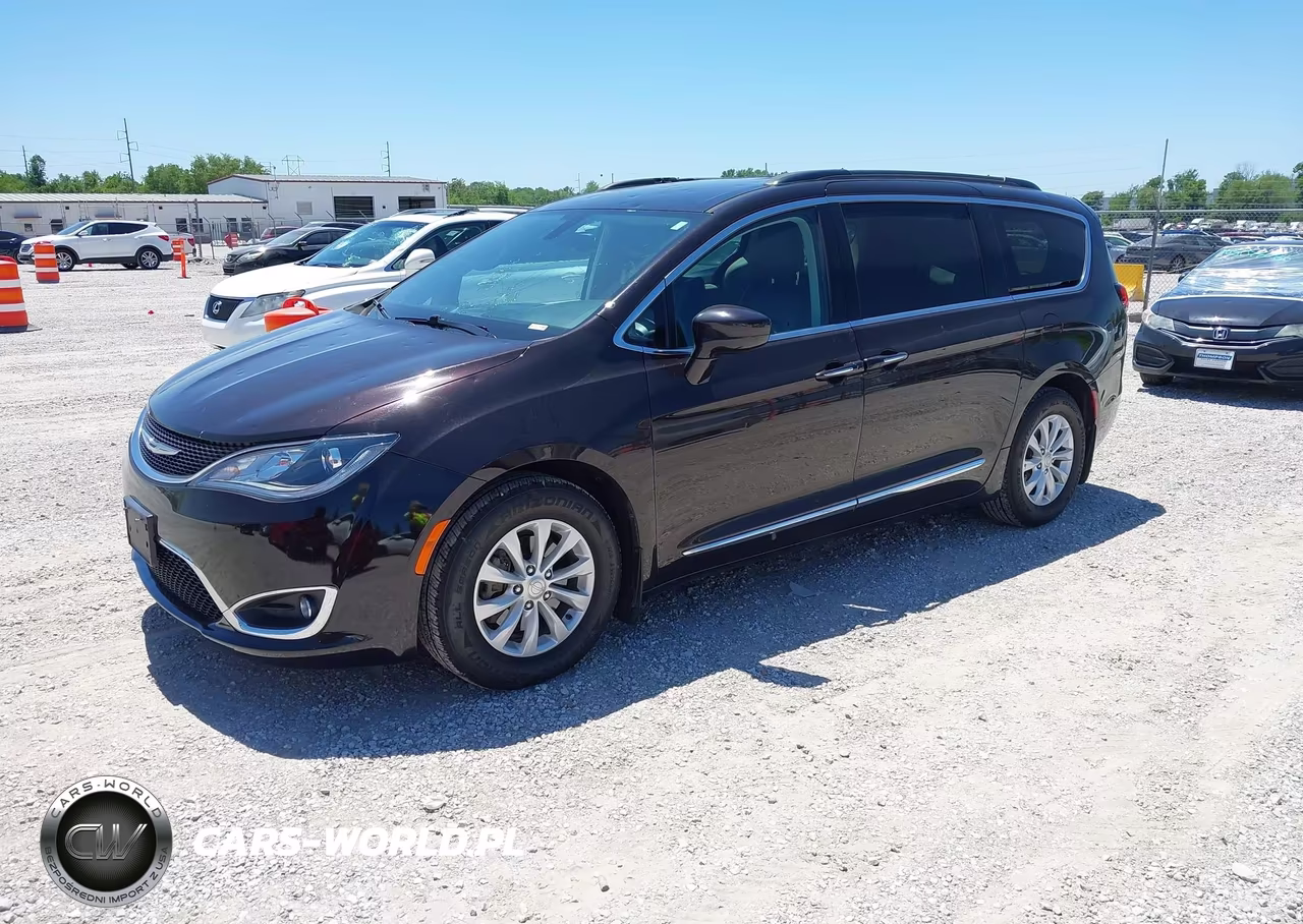 2017 Chrysler Pacifica Touring-L VIN:2C4RC1BGXHR539340 - 2
