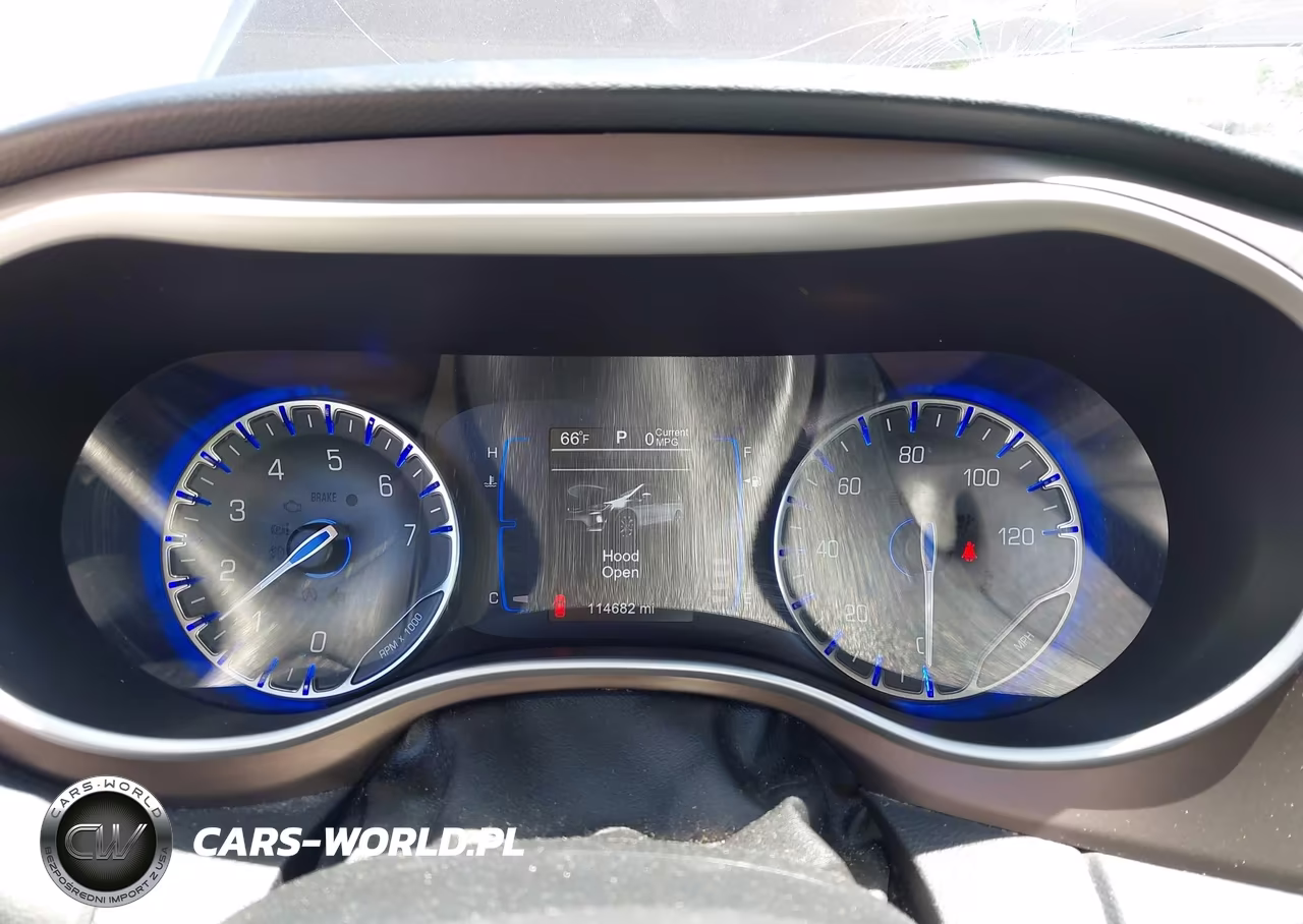 2017 Chrysler Pacifica Touring-L VIN:2C4RC1BGXHR539340 - 7