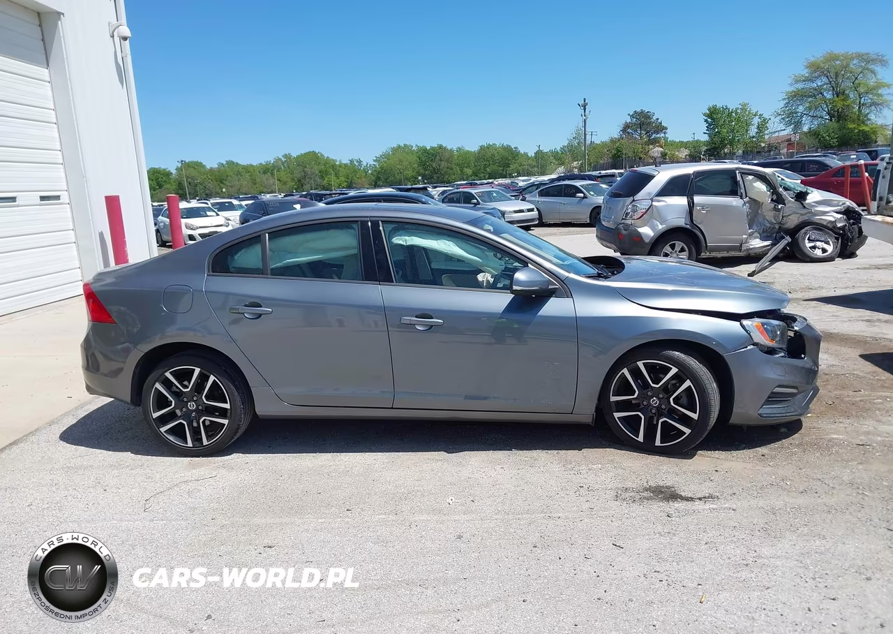 2018 Volvo S60 T5 Dynamic VIN:YV126MFL3J2450113 - 13
