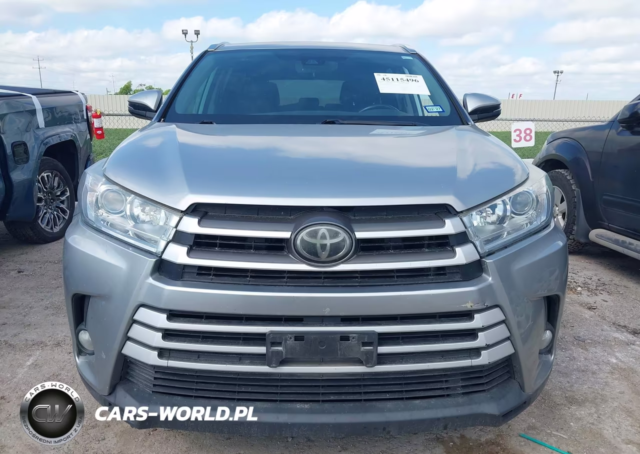 2018 Toyota Highlander Xle VIN:5TDKZRFHXJS531947 - 12
