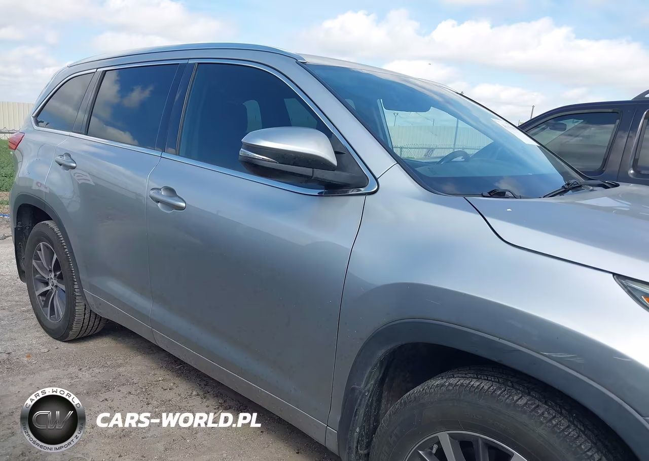 2018 Toyota Highlander Xle VIN:5TDKZRFHXJS531947 - 13