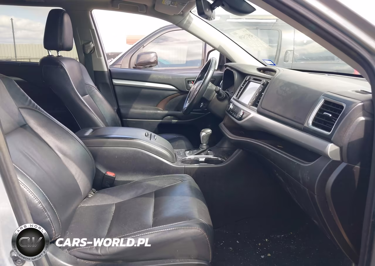 2018 Toyota Highlander Xle VIN:5TDKZRFHXJS531947 - 5
