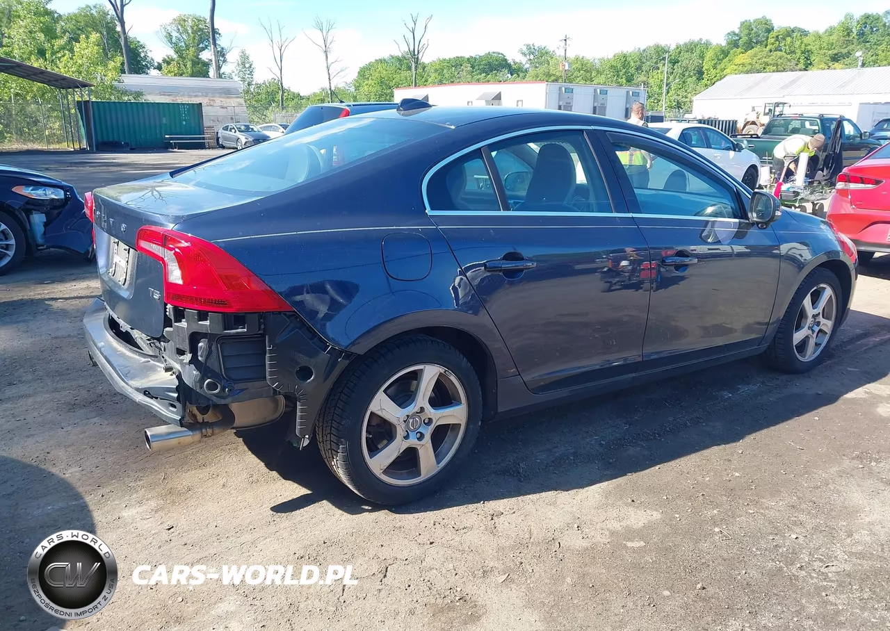 2012 Volvo S60 T5 VIN:YV1622FS0C2044592 - 4