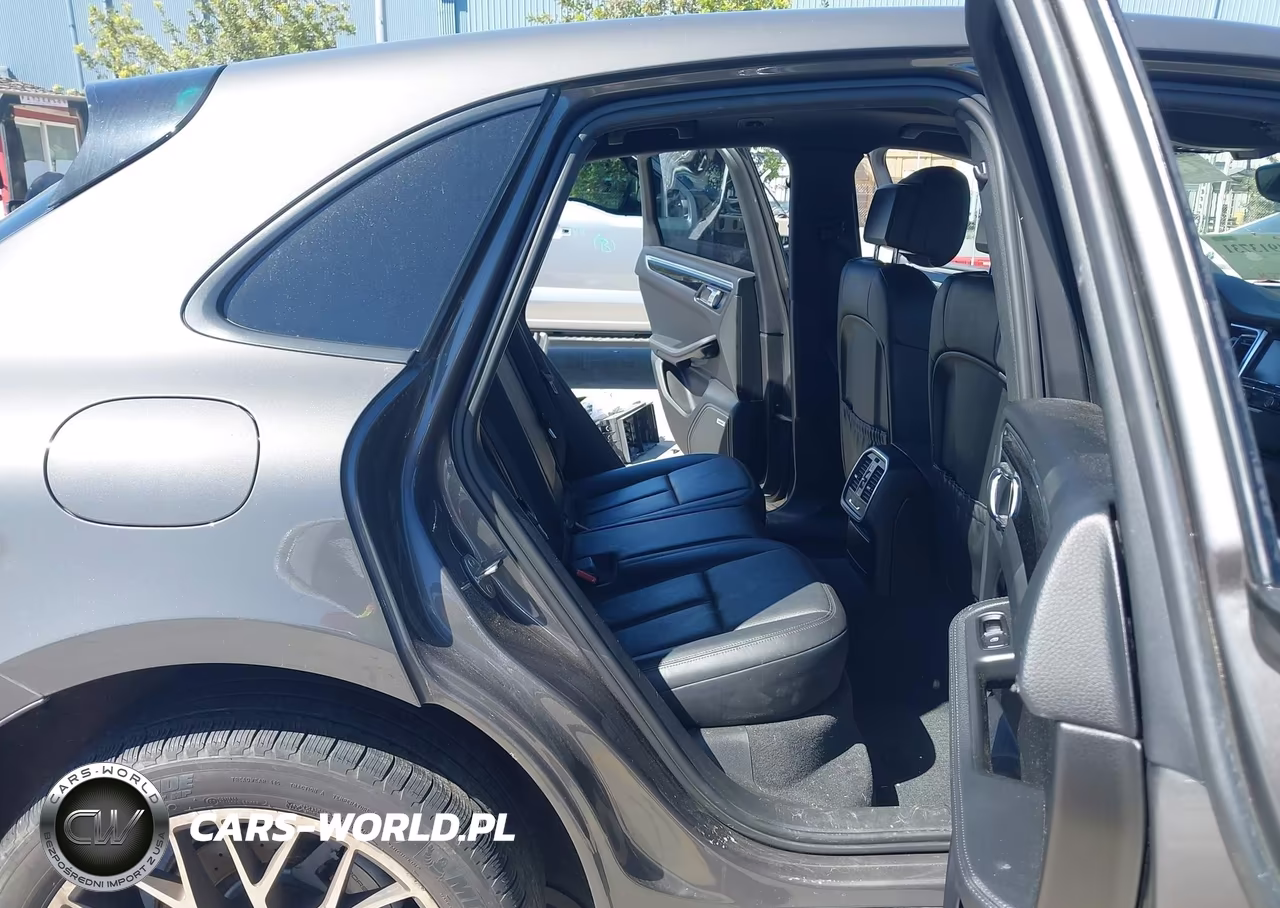 2015 Porsche Macan S VIN:WP1AB2A58FLB58175 - 8
