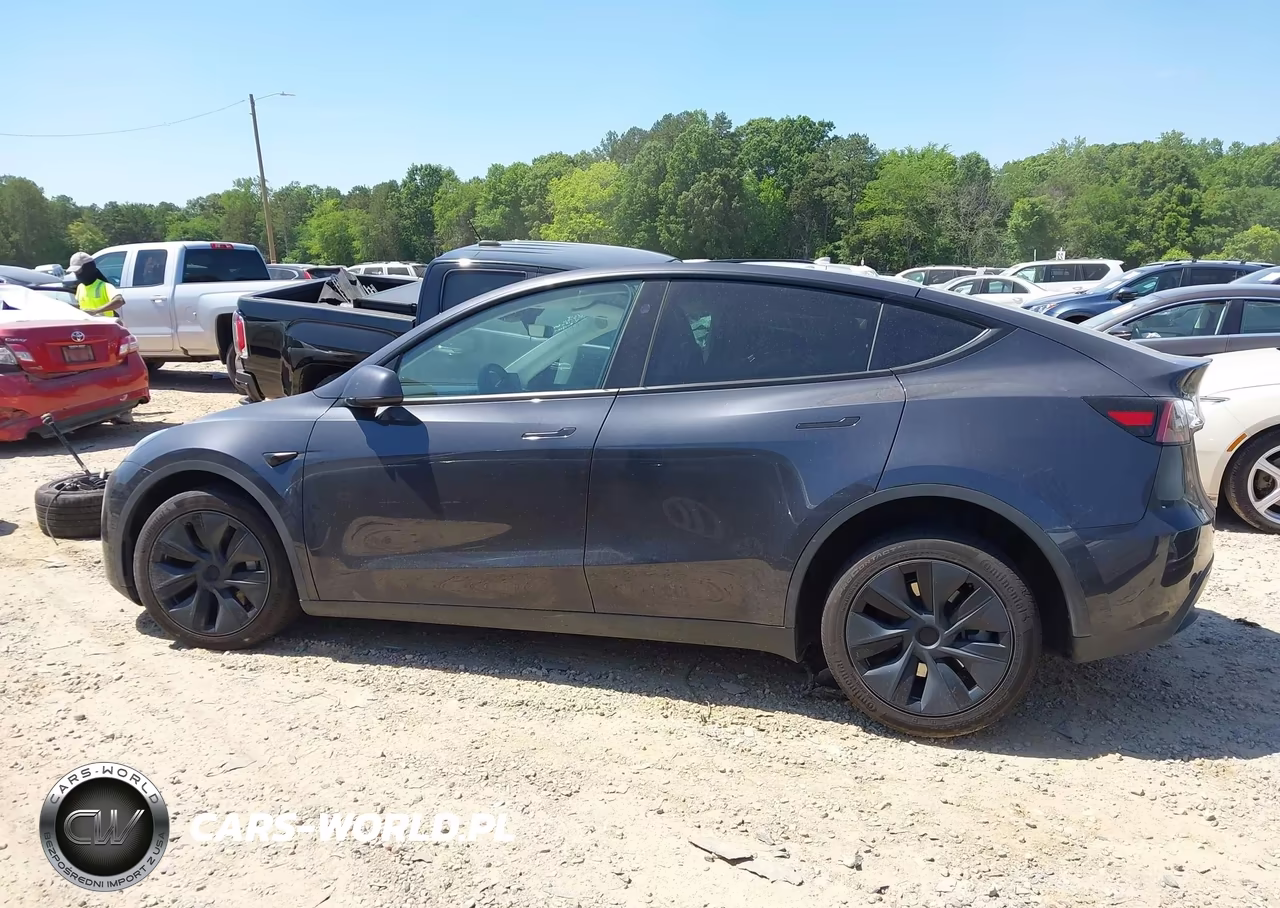 2024 Tesla Model Y Long Range Dual Motor All-Wheel Drive VIN:7SAYGAEEXRF106806 - 14