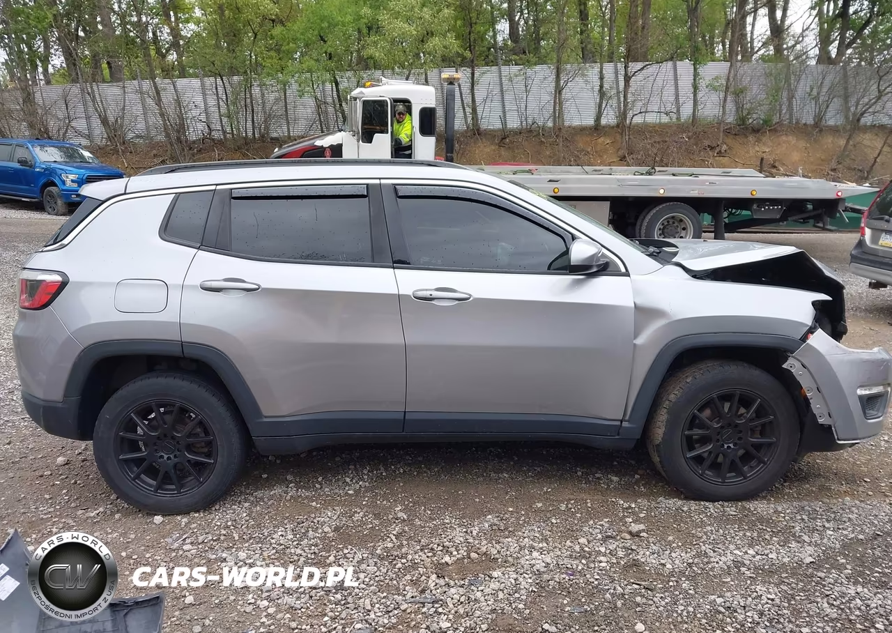 2019 Jeep Compass Latitude 4X4 VIN:3C4NJDBB0KT601469 - 13