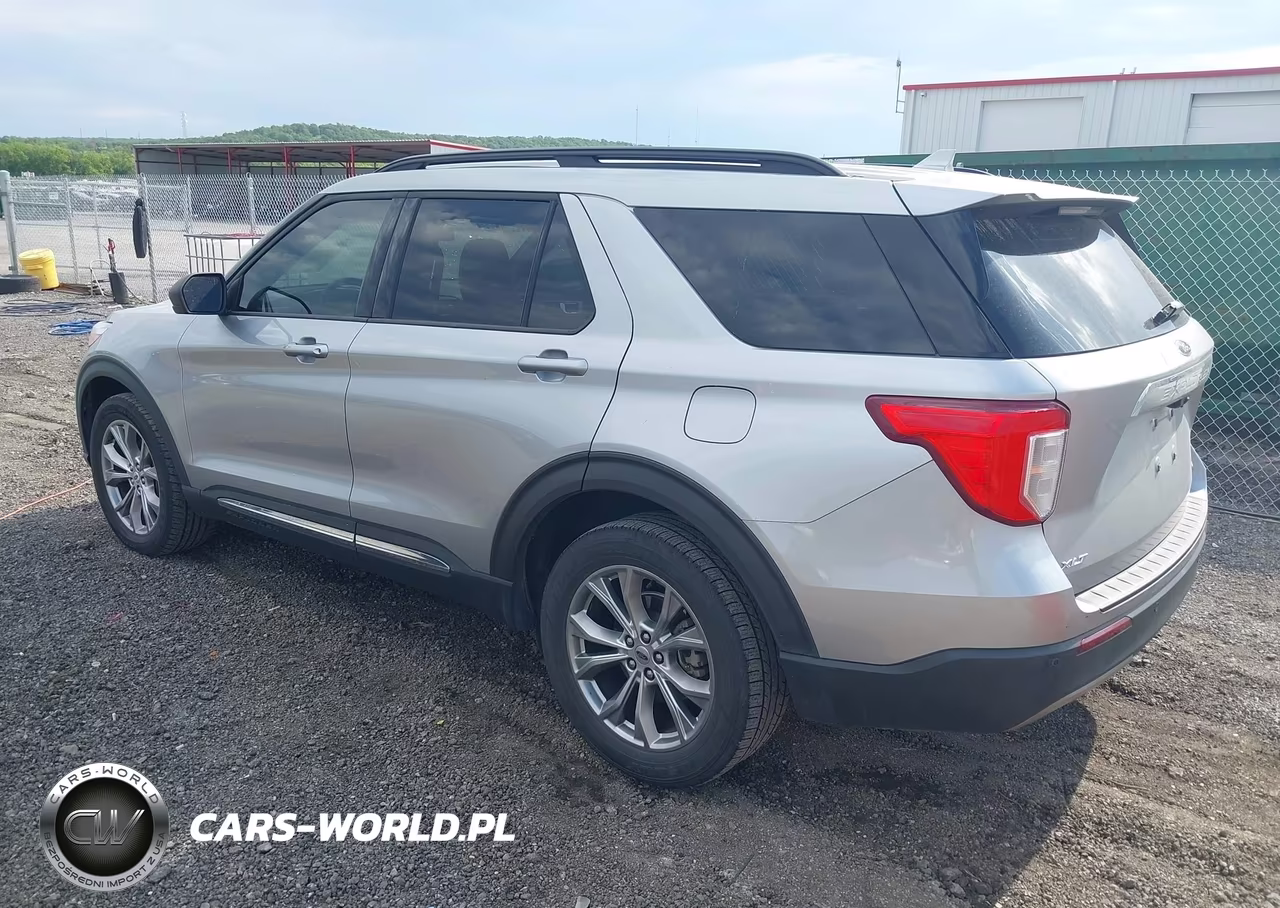 2020 Ford Explorer Xlt VIN:1FMSK8DH1LGA80563 - 3