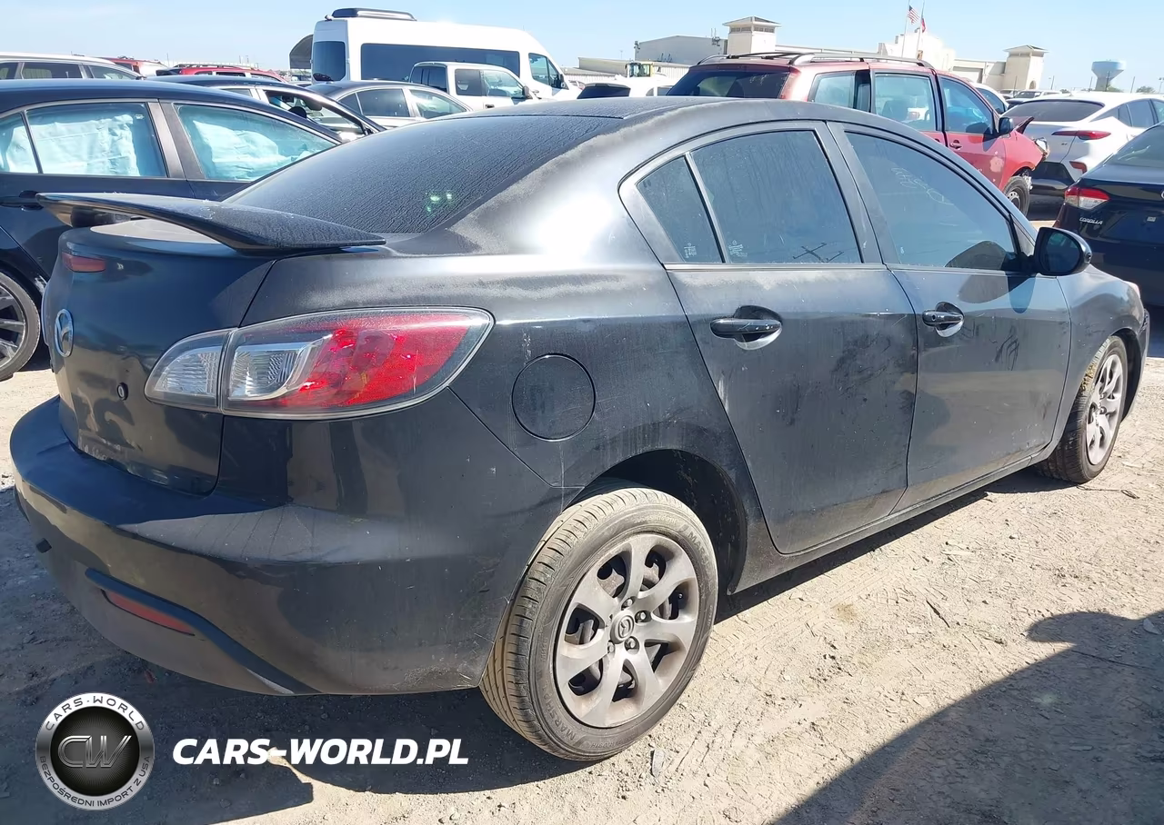 2011 Mazda Mazda3 I Sport VIN:JM1BL1UF3B1445995 - 4
