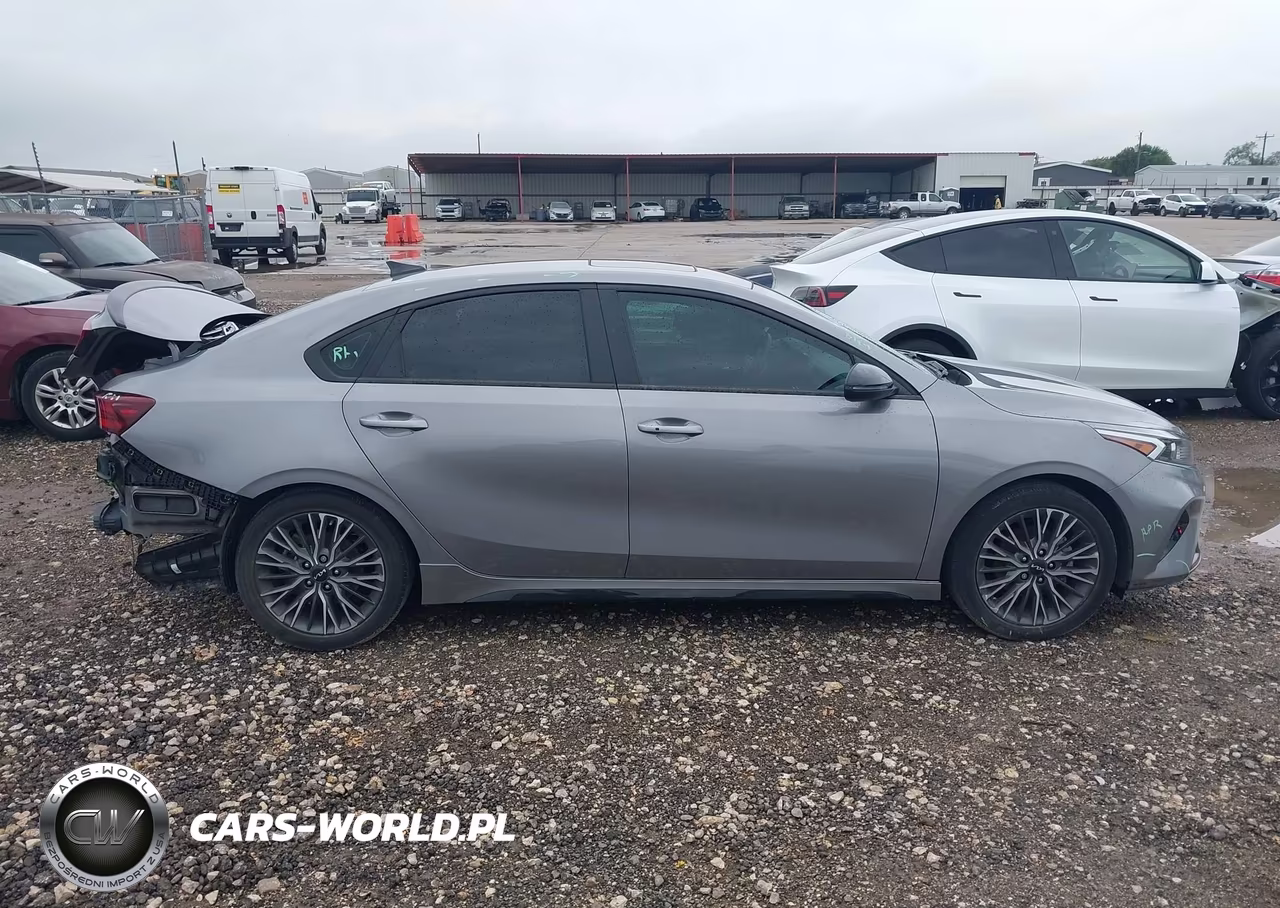 2024 Kia Forte Gt-Line VIN:3KPF54AD8RE731980 - 14