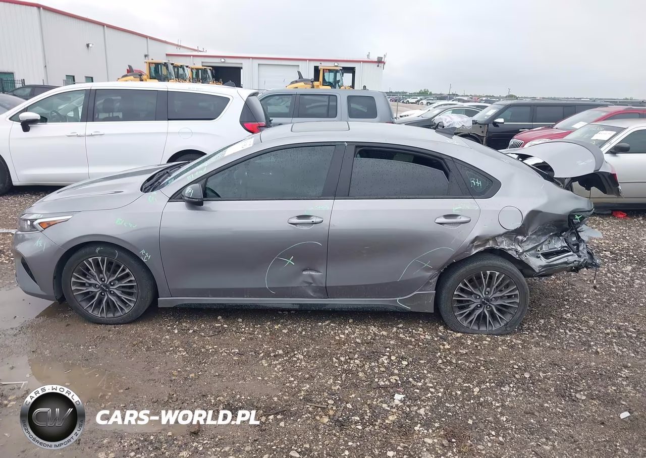 2024 Kia Forte Gt-Line VIN:3KPF54AD8RE731980 - 15