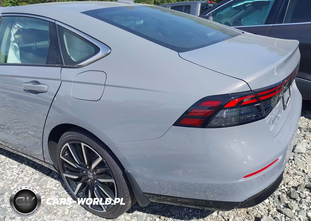 2025 Honda Accord Hybrid Touring VIN:1HGCY2F80SA080770 - 3