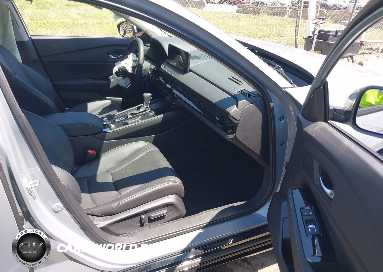 2025 Honda Accord Hybrid Touring VIN:1HGCY2F80SA080770 - 5
