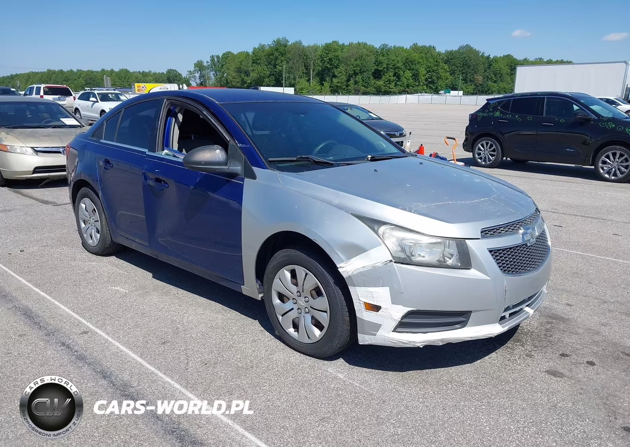 2012 Chevrolet Cruze Ls – zdjęcie 1 z 11