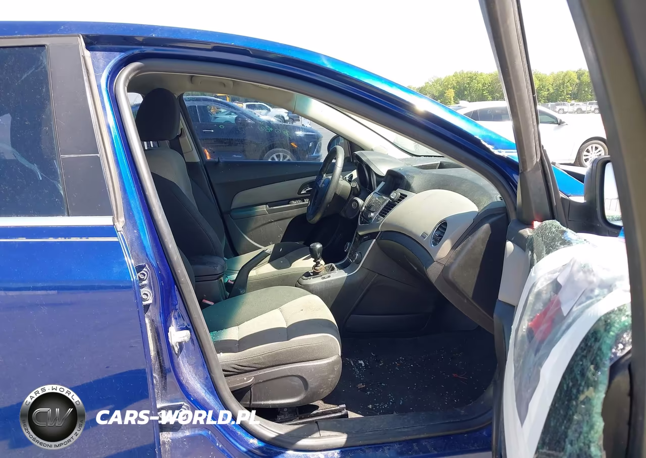 2012 Chevrolet Cruze Ls VIN:1G1PD5SH9C7118975 - 5
