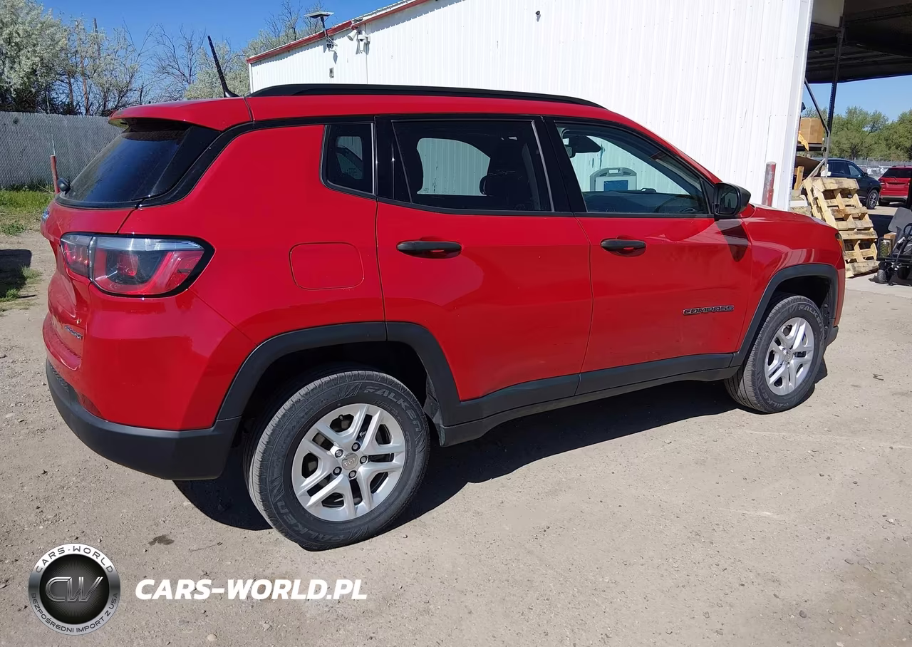 2018 Jeep Compass Sport 4X4 VIN:3C4NJDAB3JT392230 - 4