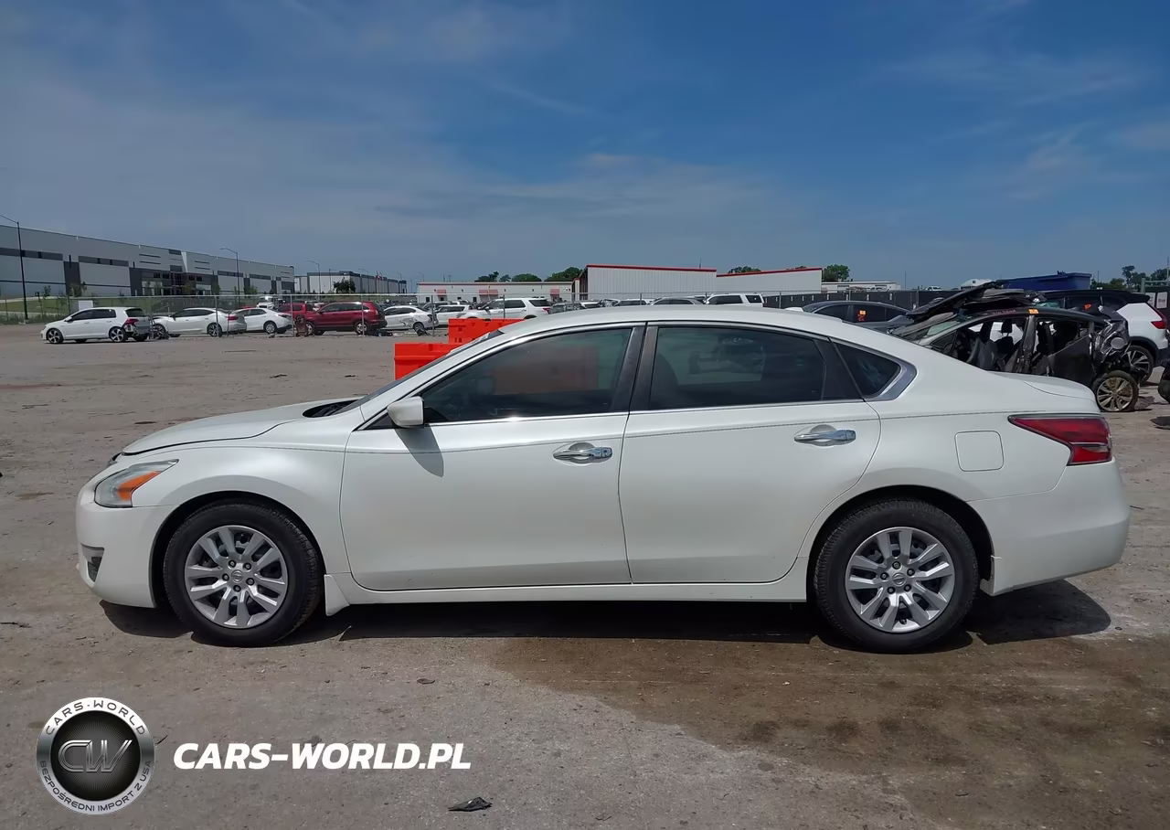 2015 Nissan Altima 2.5 S VIN:1N4AL3AP2FN388374 - 14