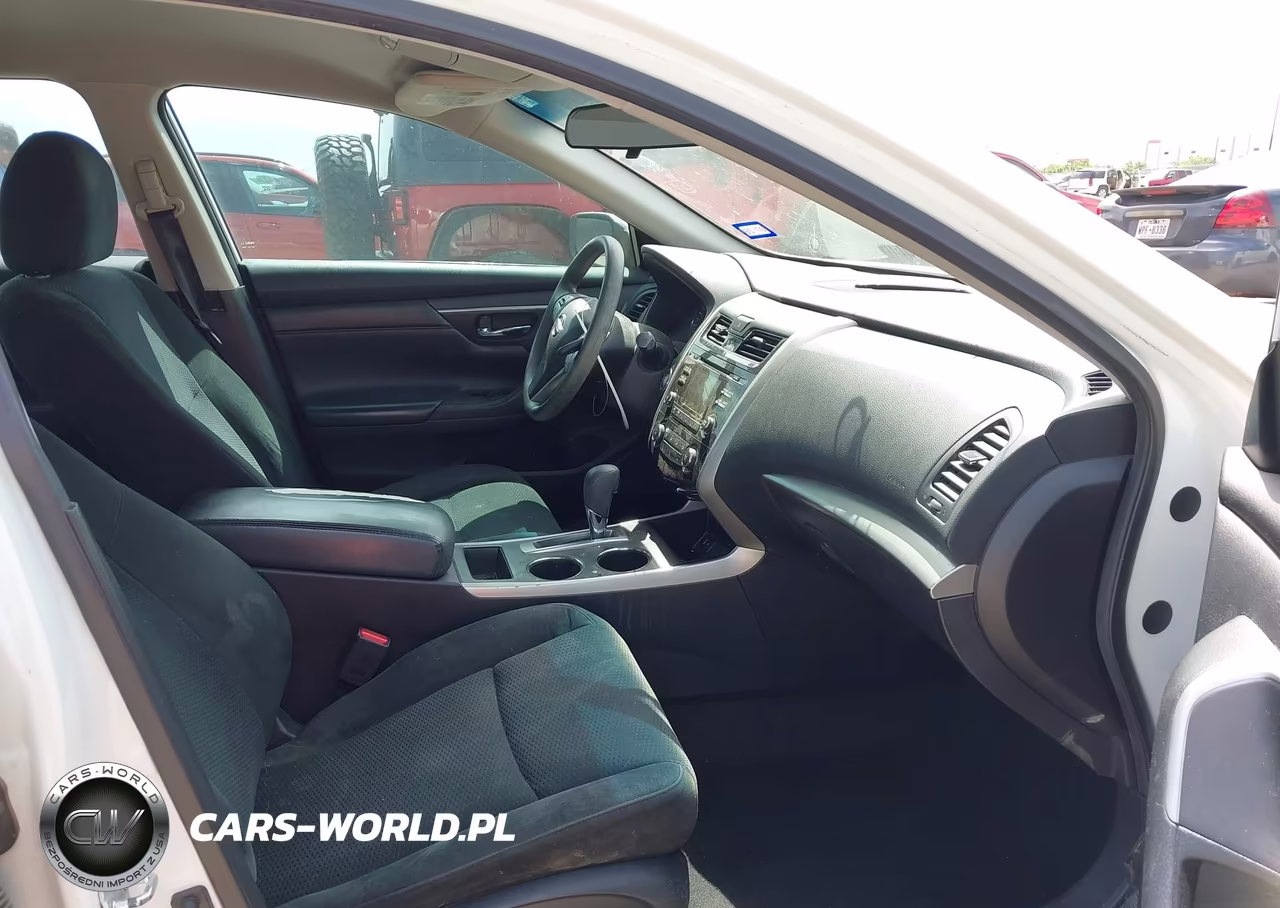 2015 Nissan Altima 2.5 S VIN:1N4AL3AP2FN388374 - 5