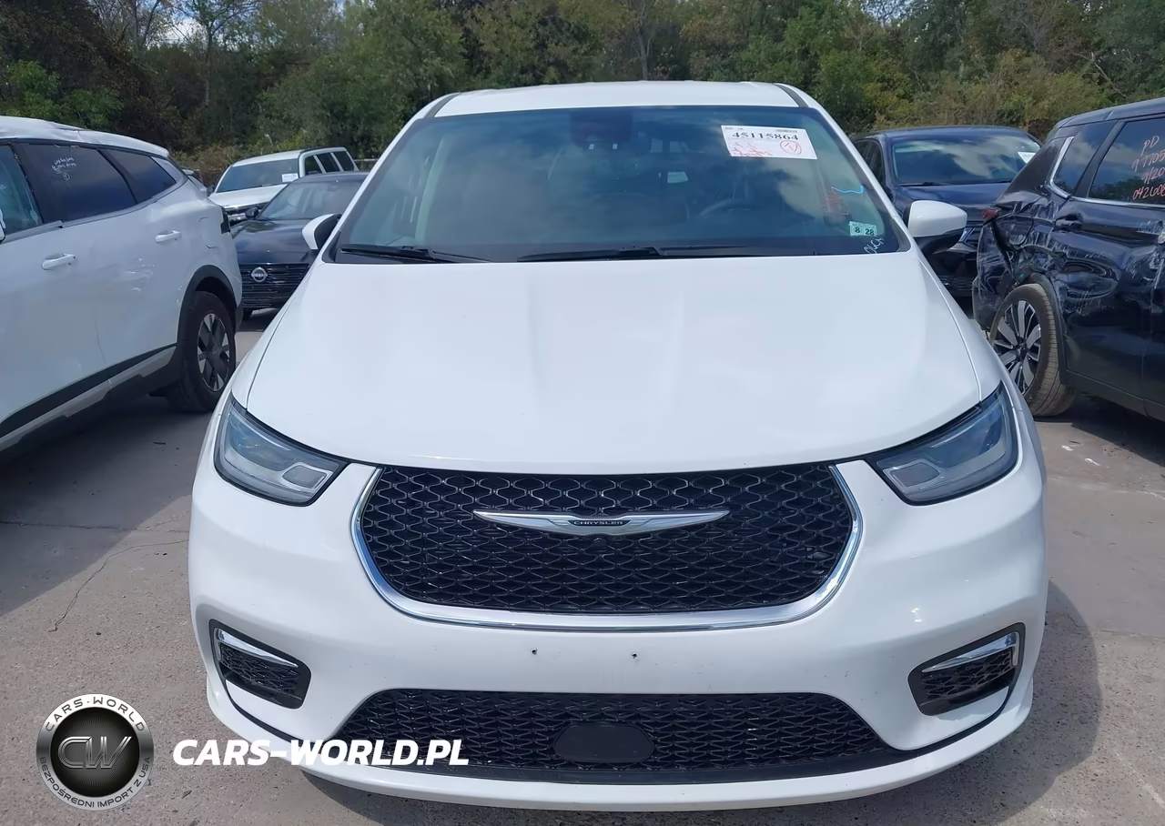 2023 Chrysler Pacifica Touring L VIN:2C4RC1BG2PR607130 - 12