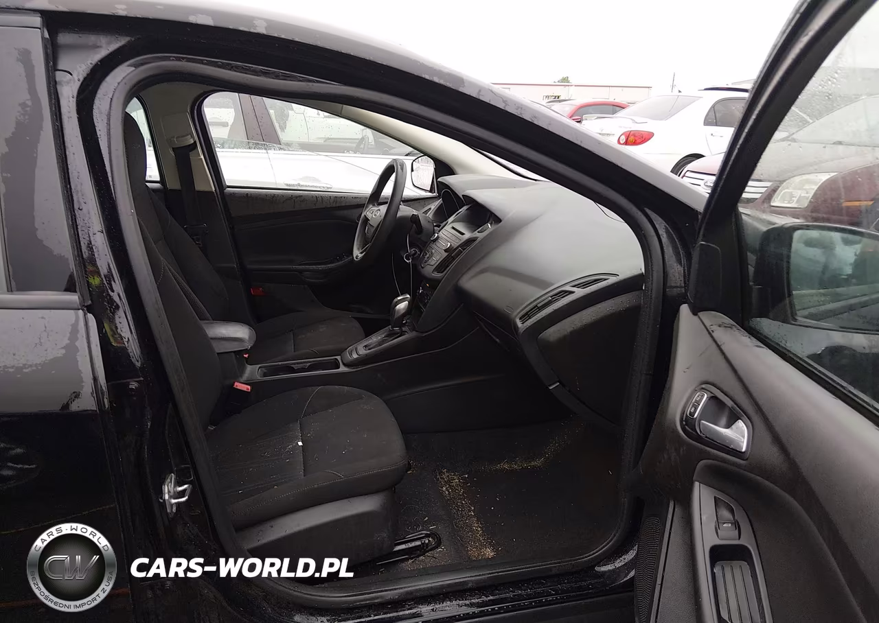 2016 Ford Focus Se VIN:1FADP3F22GL208614 - 5