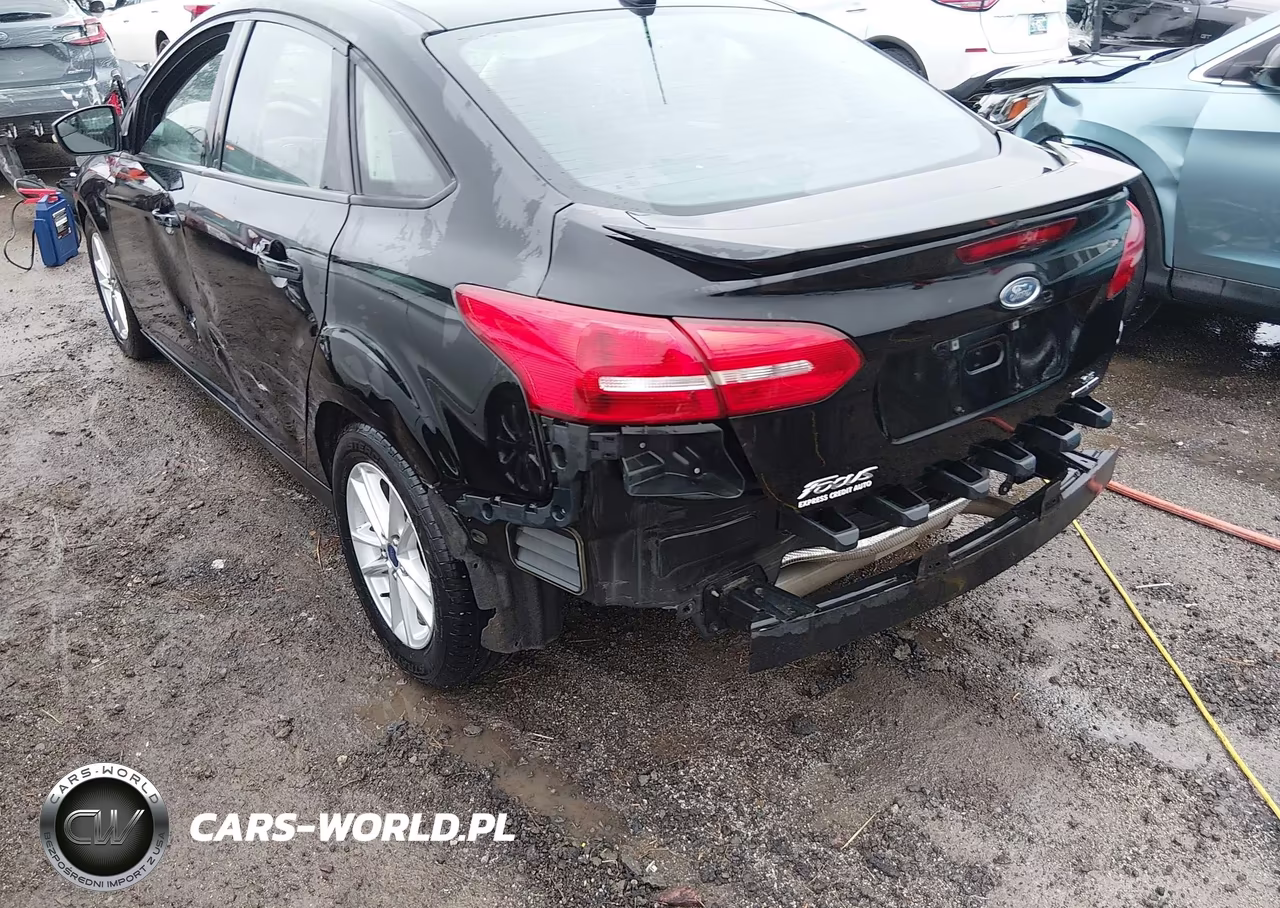 2016 Ford Focus Se VIN:1FADP3F22GL208614 - 6