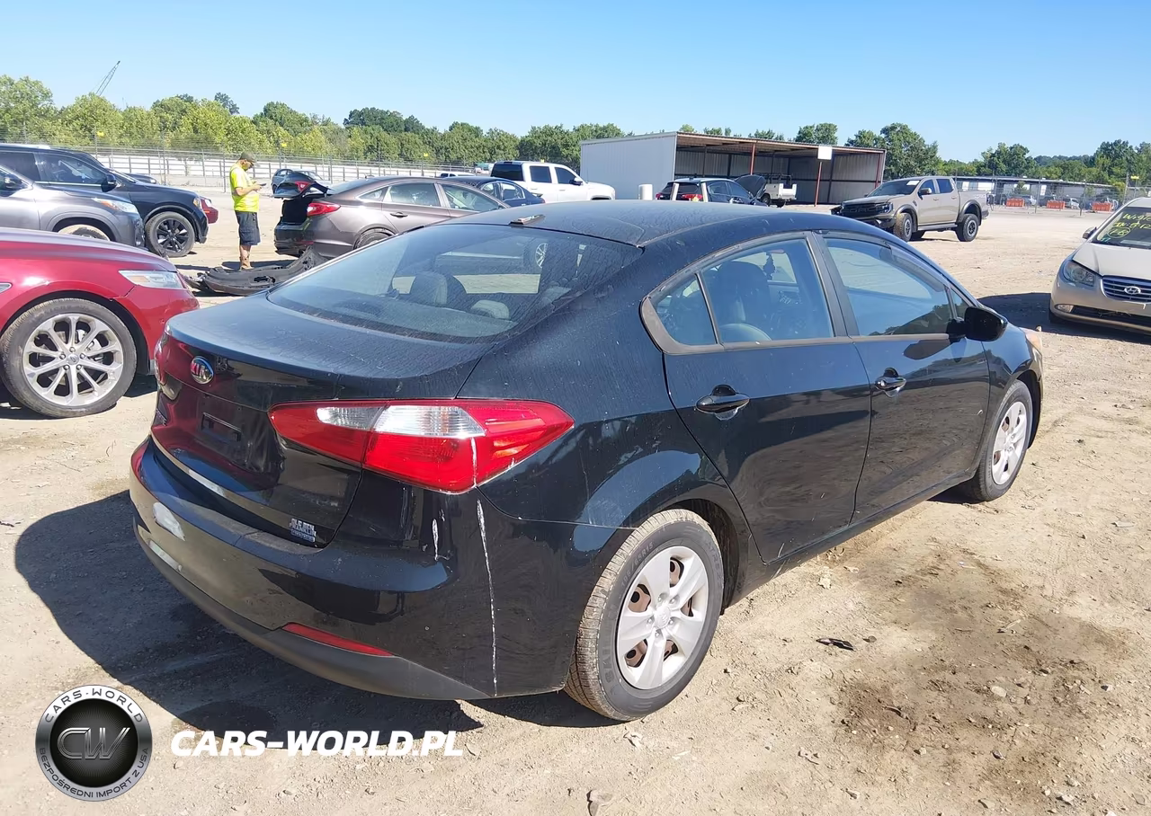 2015 Kia Forte Lx VIN:KNAFK4A61F5409762 - 4