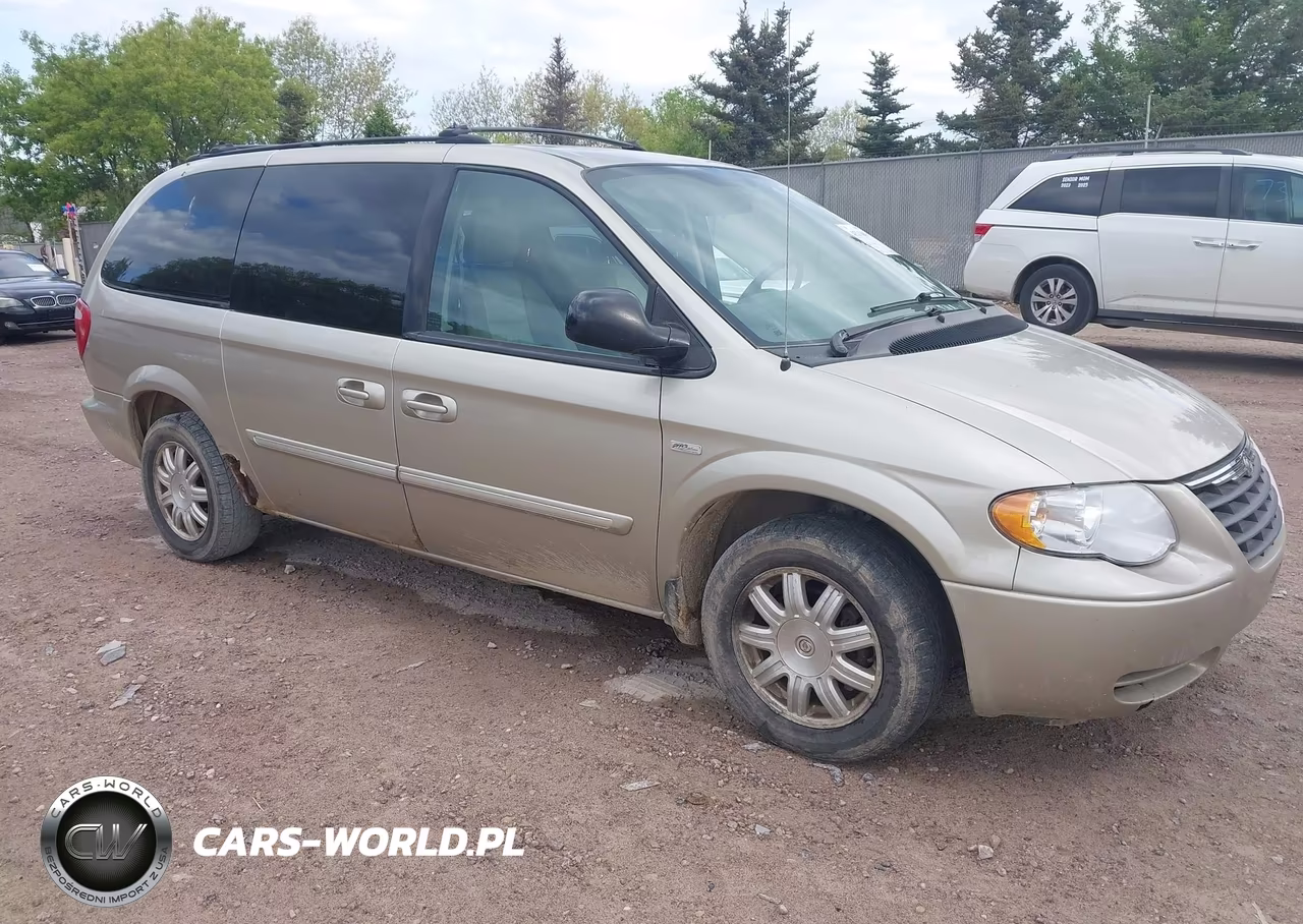 2005 Chrysler Town & Country Touring – zdjęcie 1 z 16
