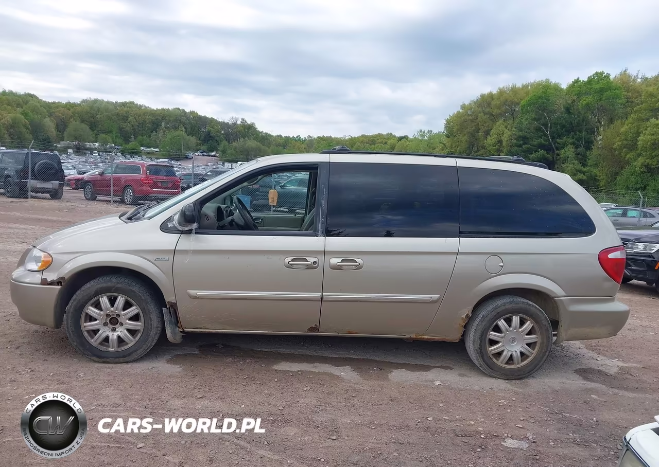 2005 Chrysler Town & Country Touring VIN:2C4GP54L65R284193 - 14