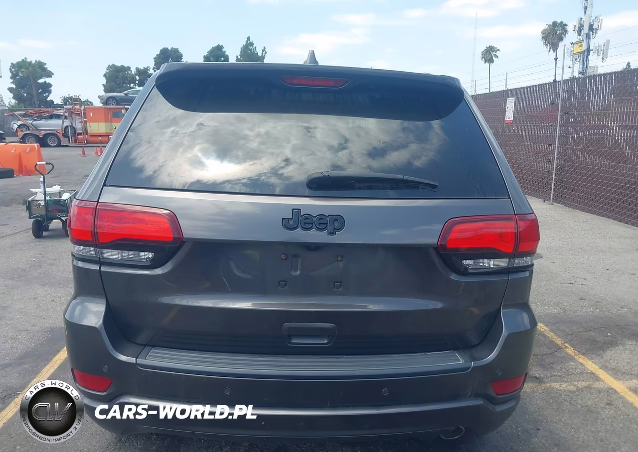 2020 Jeep Grand Cherokee Altitude 4X2 VIN:1C4RJEAG8LC370984 - 16