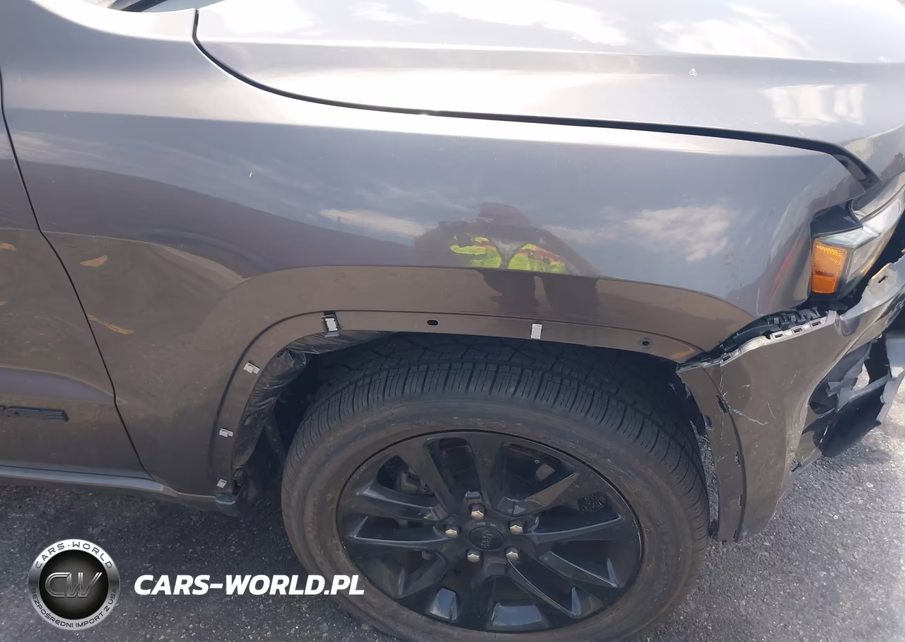 2020 Jeep Grand Cherokee Altitude 4X2 VIN:1C4RJEAG8LC370984 - 17