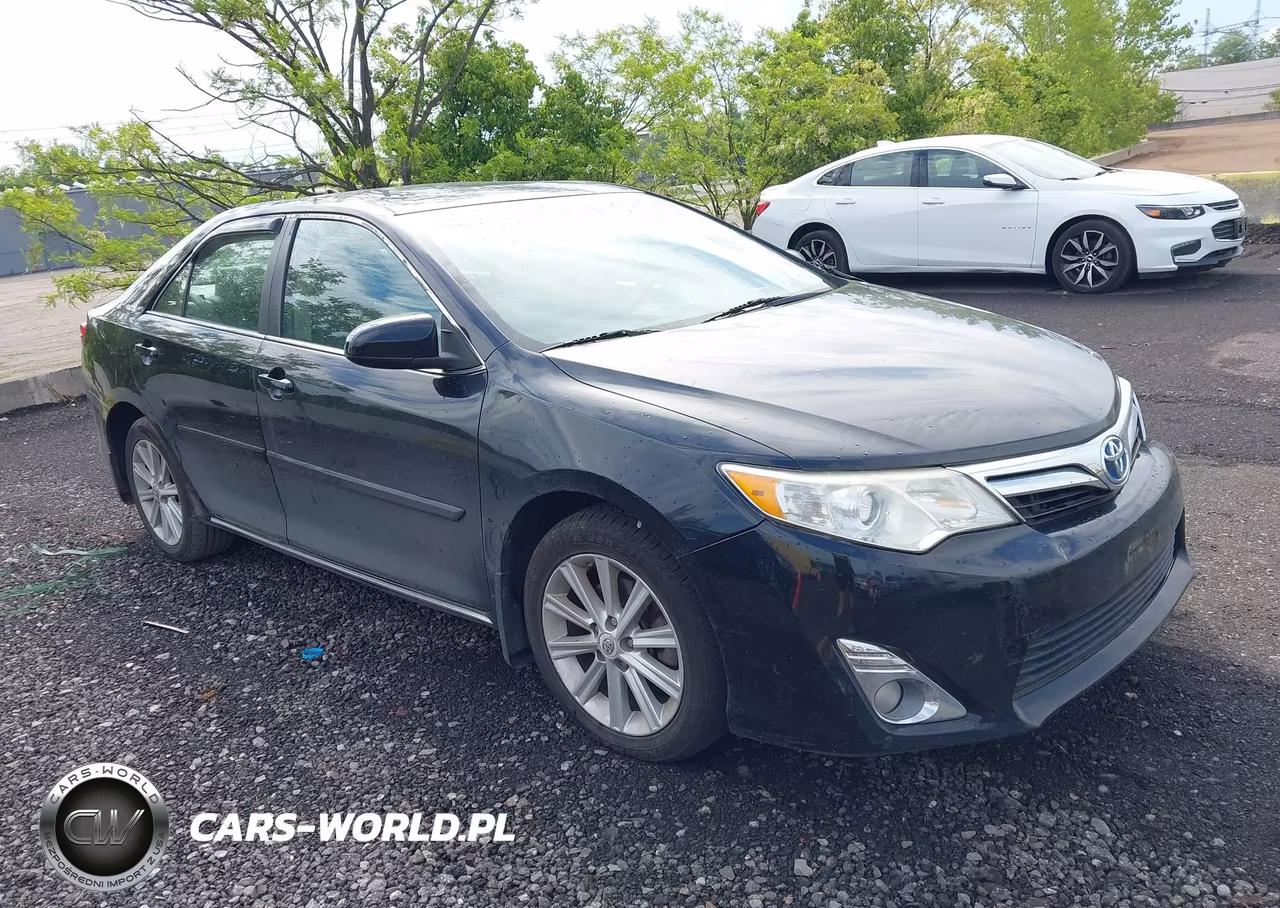 2013 Toyota Camry Hybrid Xle – zdjęcie 1 z 15