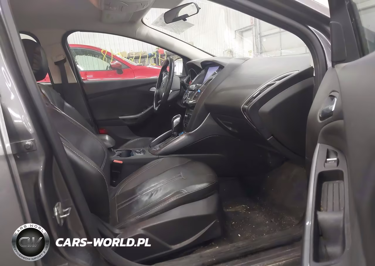 2013 Ford Focus Titanium VIN:1FADP3N21DL184268 - 5