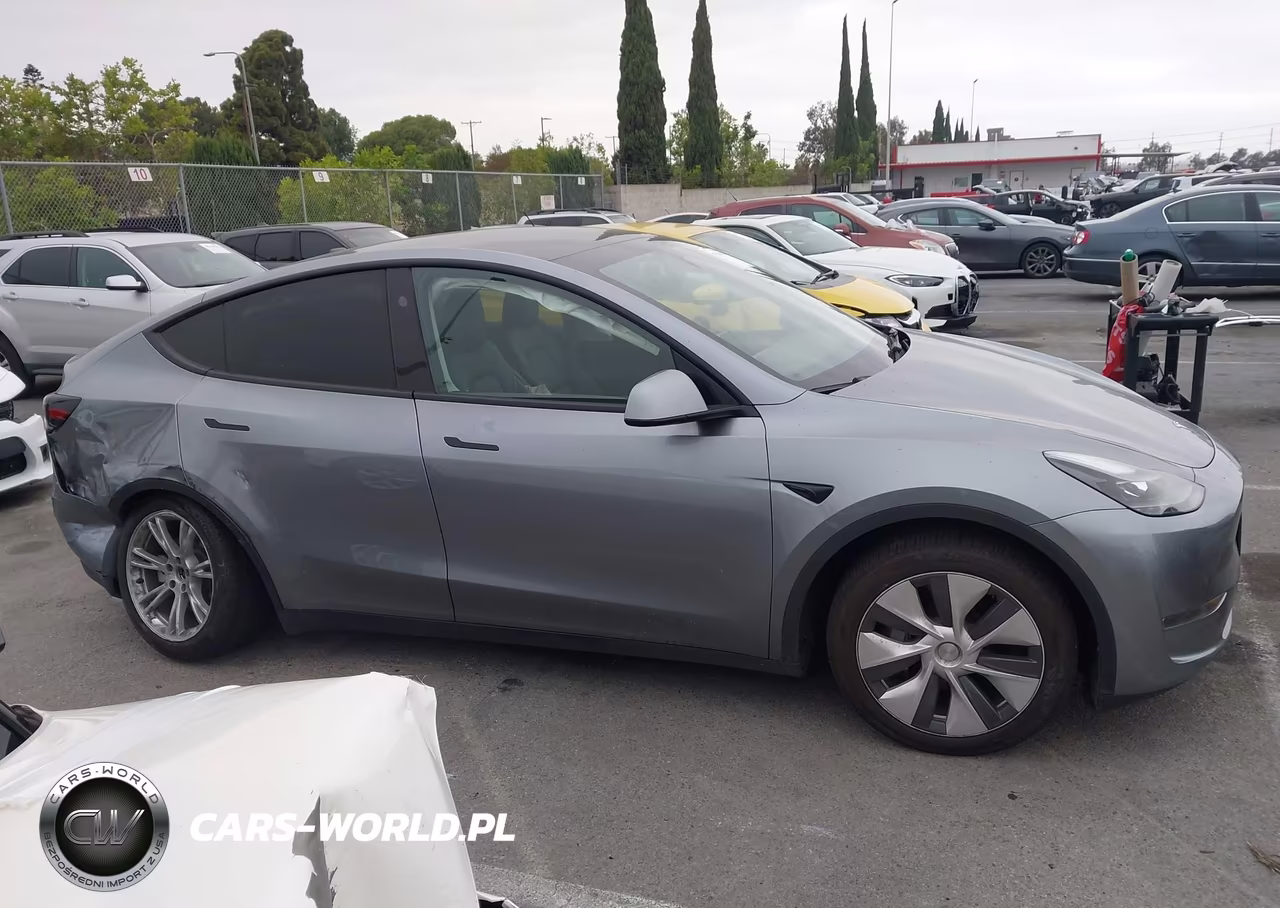 2024 Tesla Model Y Long Range Dual Motor All-Wheel Drive VIN:7SAYGDEE7RA284610 - 13