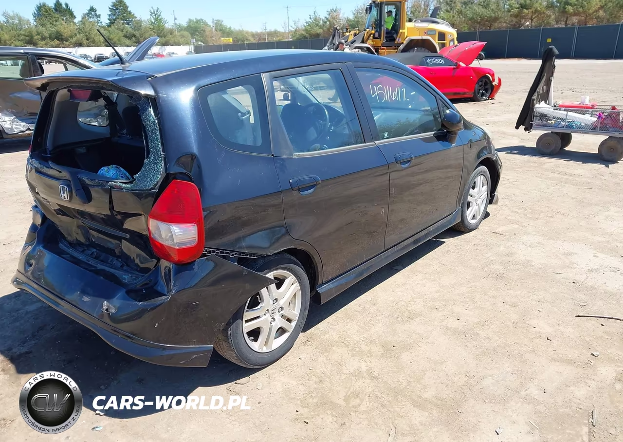 2008 Honda Fit Sport VIN:JHMGD386X8S063182 - 4