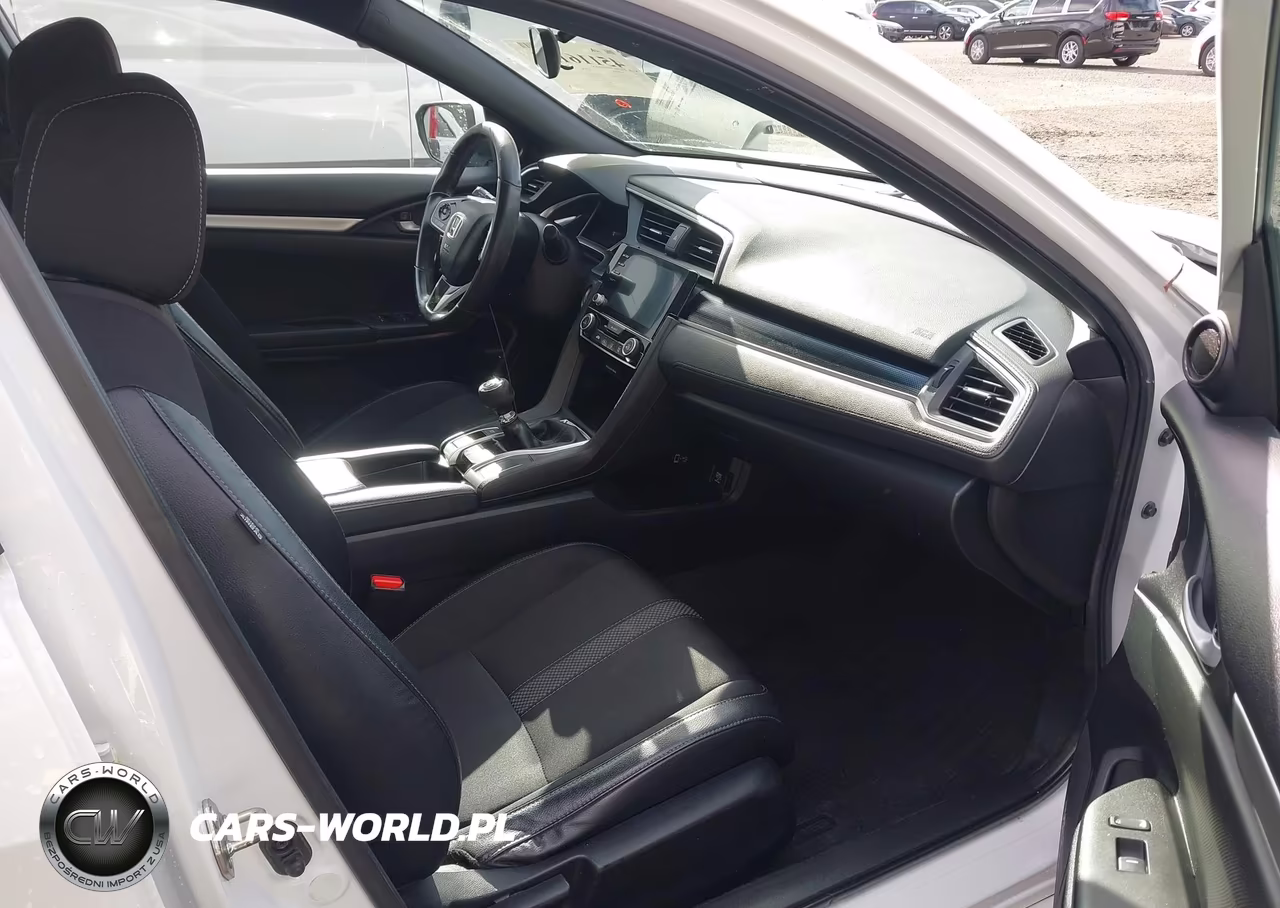 2020 Honda Civic Sport VIN:19XFC2E80LE013127 - 17