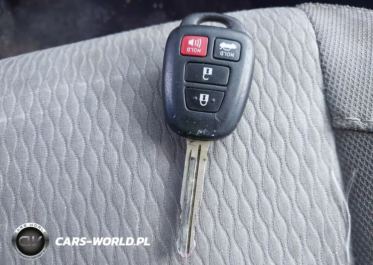 2017 Toyota Corolla Le VIN:2T1BURHE8HC926195 - 11