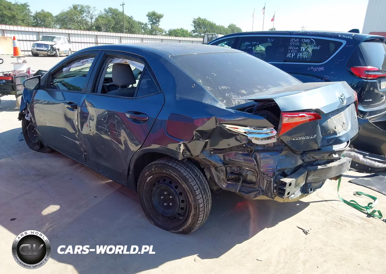 2017 Toyota Corolla Le VIN:2T1BURHE8HC926195 - 3
