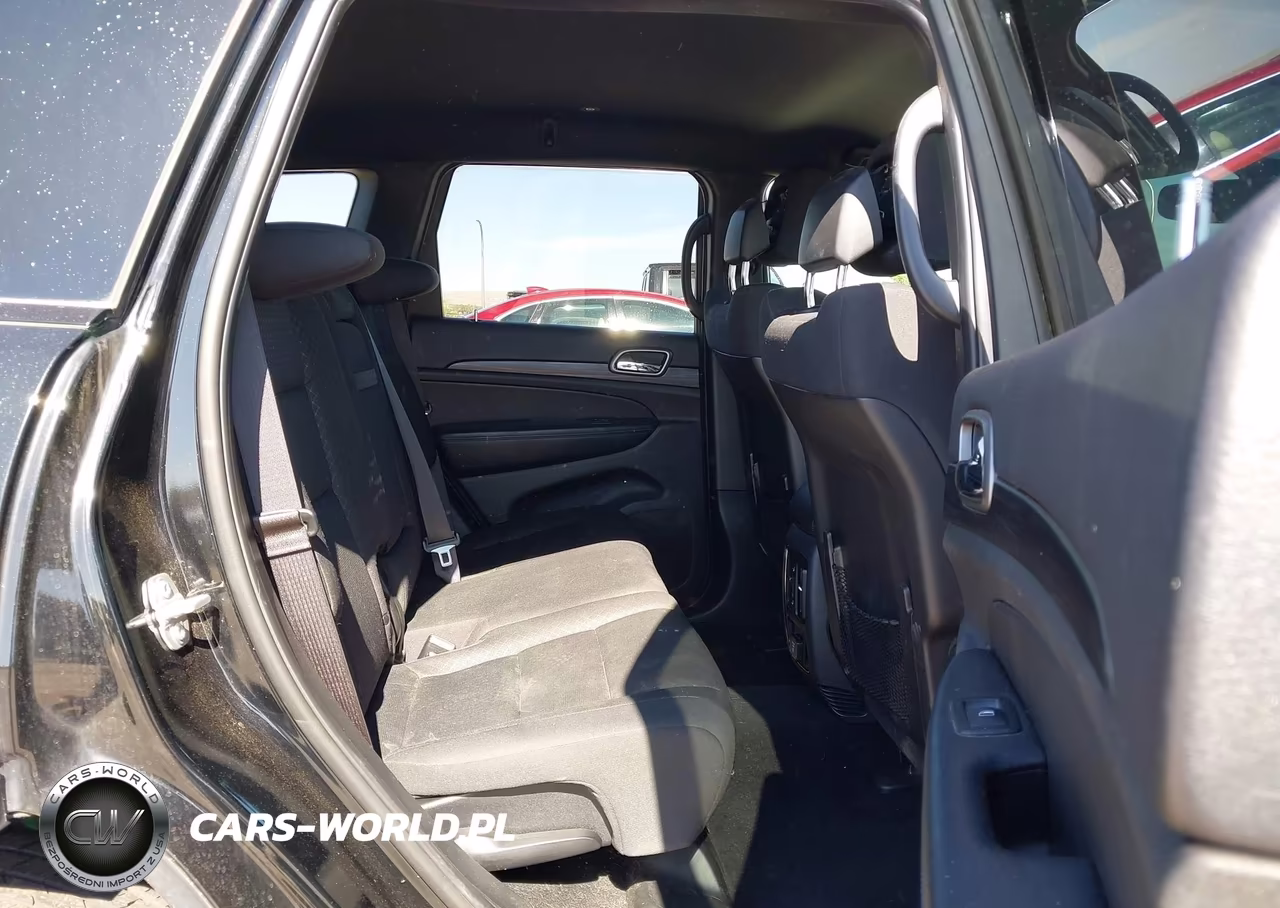 2019 Jeep Grand Cherokee Upland 4X2 VIN:1C4RJEAG3KC763242 - 8