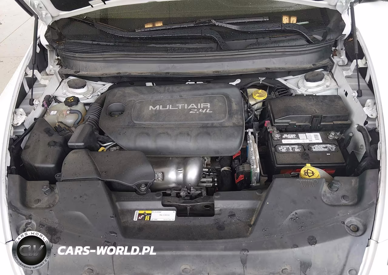 2015 Jeep Cherokee Sport VIN:1C4PJLAB9FW761192 - 10