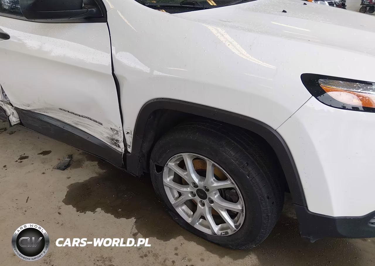 2015 Jeep Cherokee Sport VIN:1C4PJLAB9FW761192 - 6