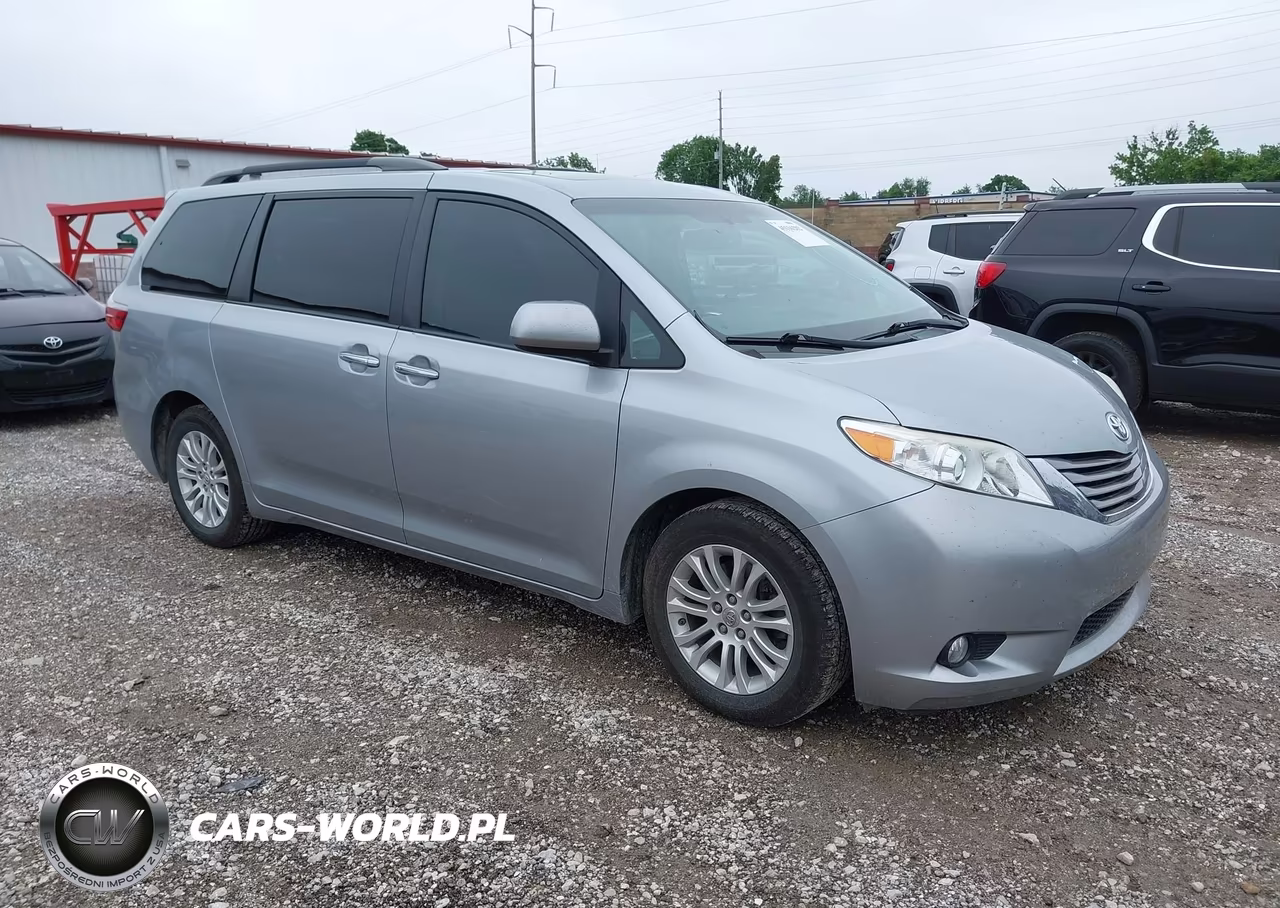 2015 Toyota Sienna Xle 8 Passenger