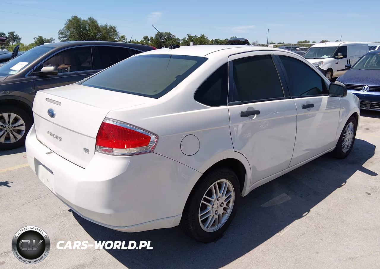 2011 Ford Focus Se VIN:1FAHP3FNXBW202093 - 4